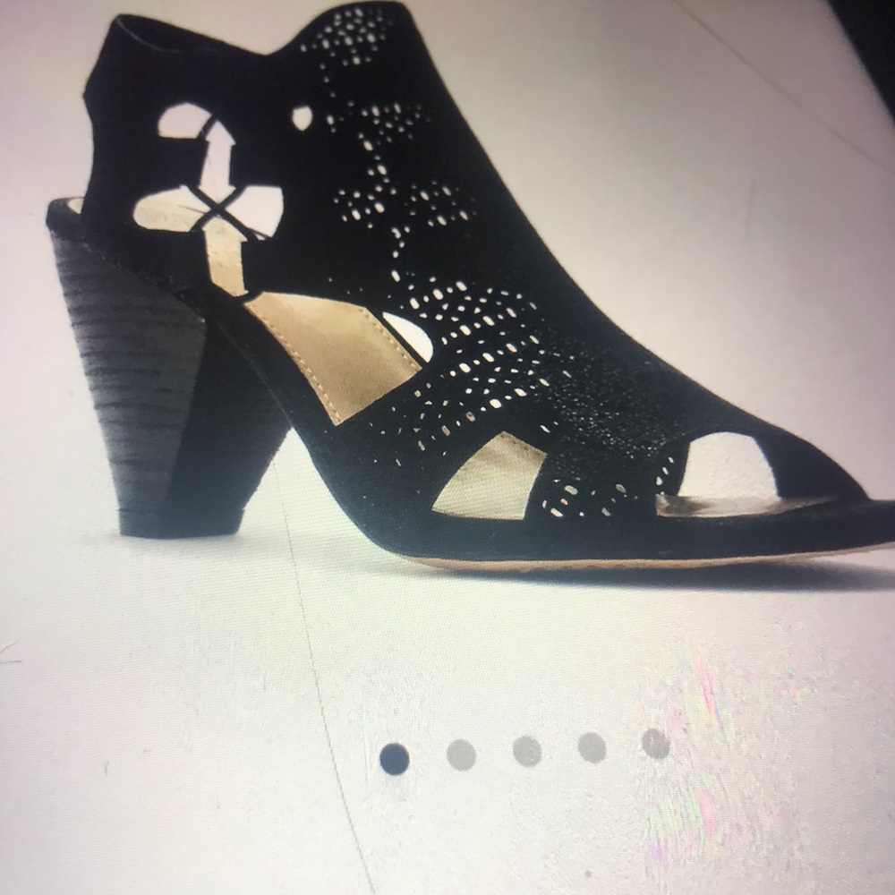 VINCE CAMUTO - Picture 6 of 9